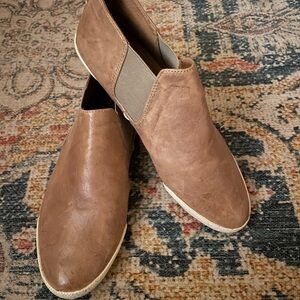 Women’s Tan Frye Slip-On Shoes